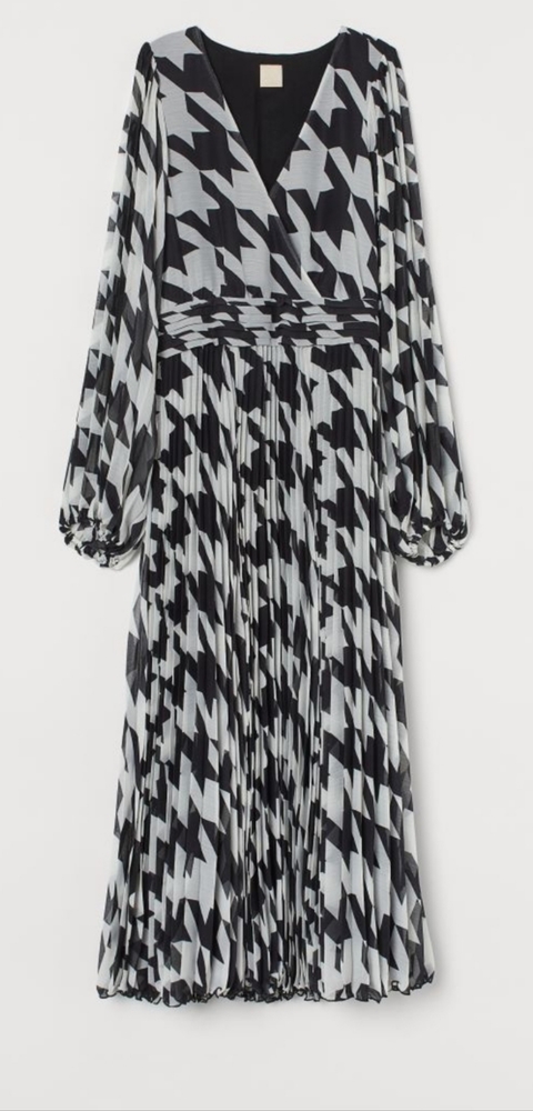H&M Black & White Chevron Pleated Long Dress